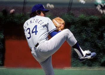 Los Angeles Dodgers retiran el número 34 de Fernando Valenzuela.