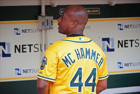 MC Hammer y los Oakland Athletics