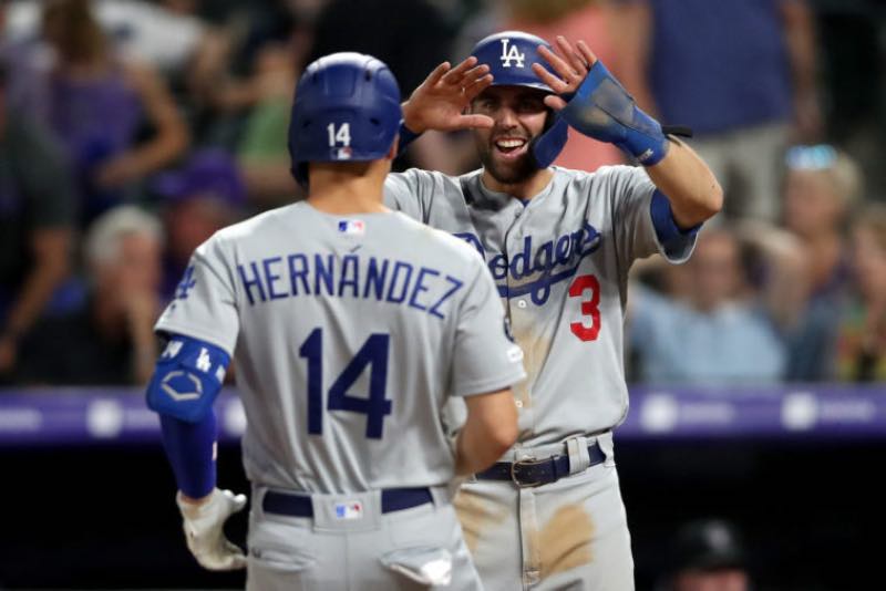 los angeles dodgers mes a mes agosto 2019 beisbol mlb hernandez