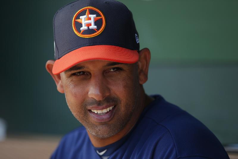 Alex Cora entrenador de los boston red sox mlb
