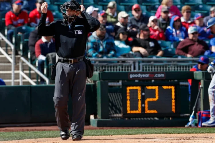 Pitch clock durante partidos de la MLB